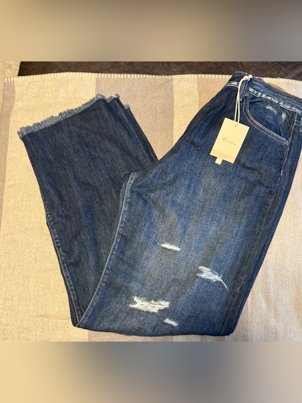 KanCan Distressed Jeans